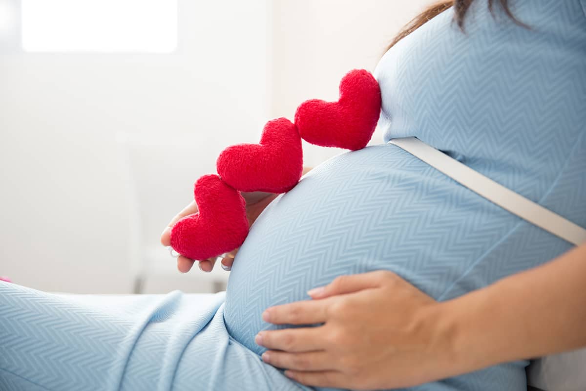 Толкување на сонот за бременост за време на периодот на ангажман