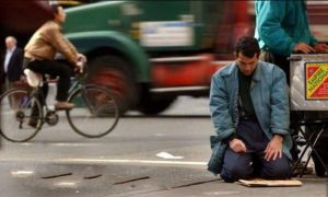 Quelle est l'interprétation de prier dans la rue dans un rêve