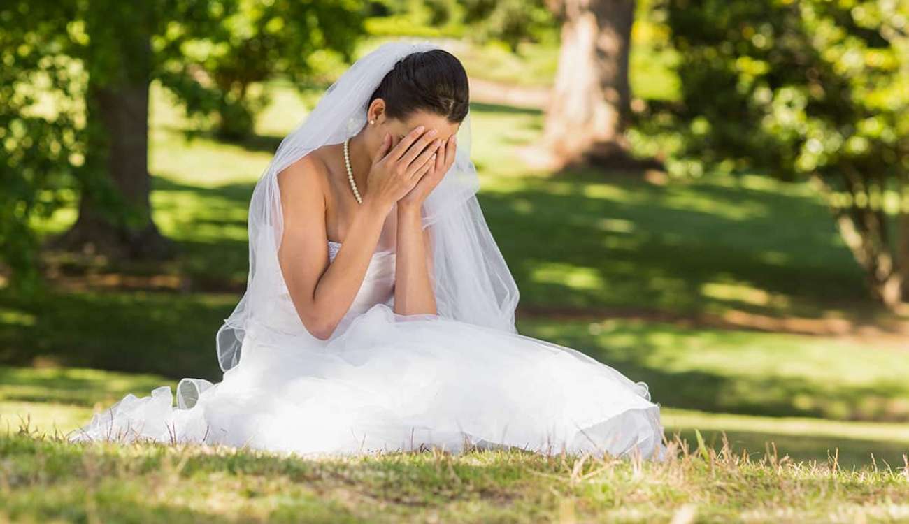 تفسير حلم العروس والبكاء للعزباء