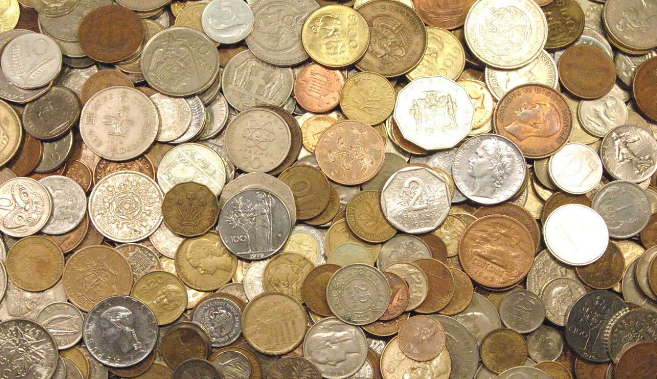 Толкување на давање живи на мртви монети