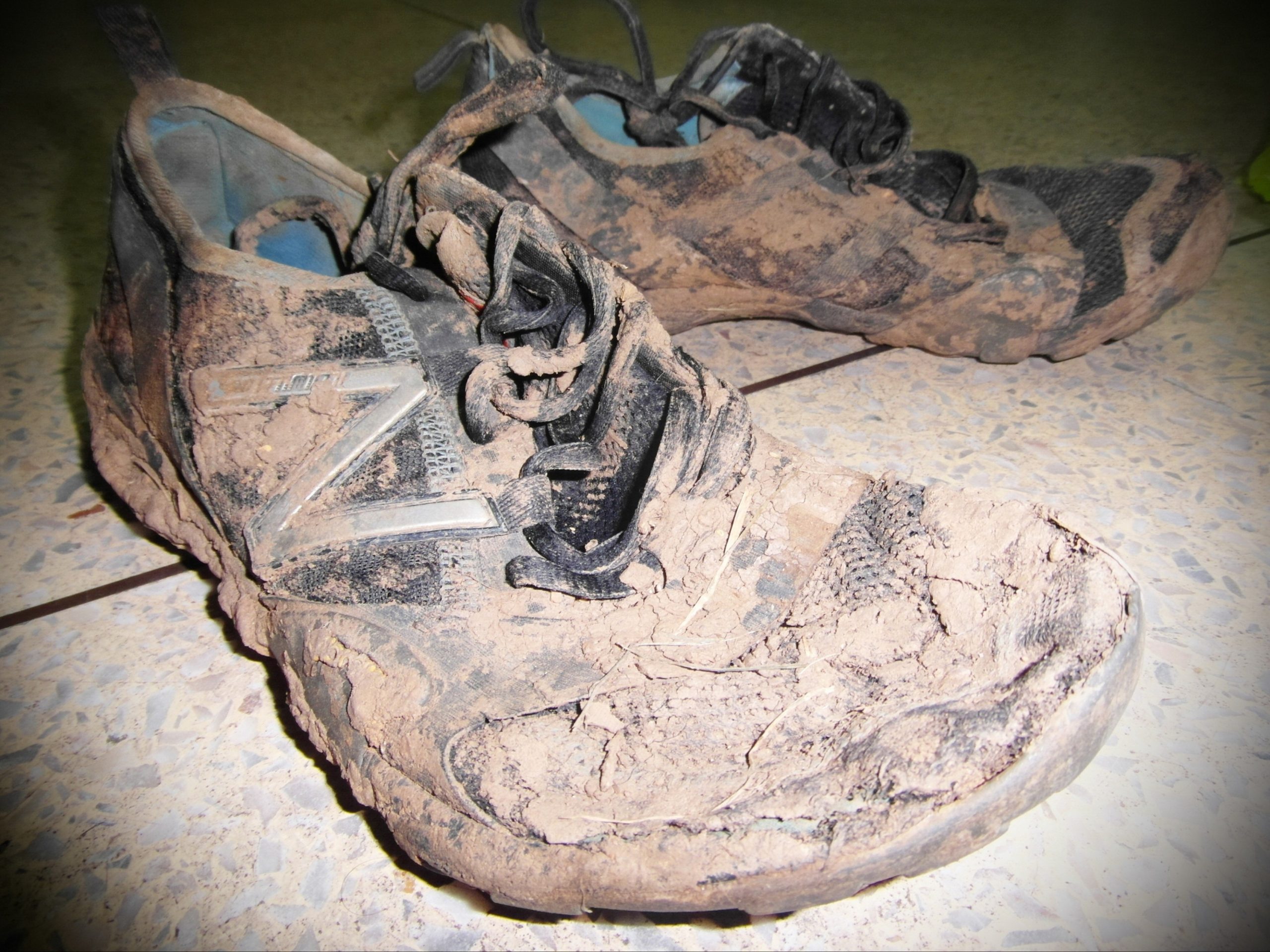 Tolkning av en trasig sko i en dröm för ensamstående kvinnor