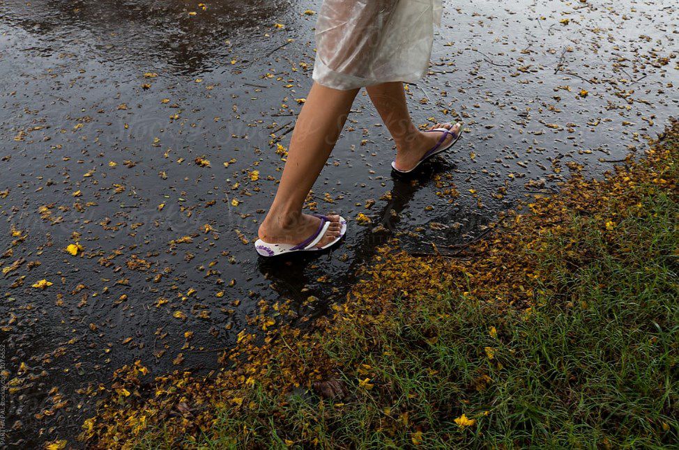 تعرف على تفسير المشي تحت المطر في المنام