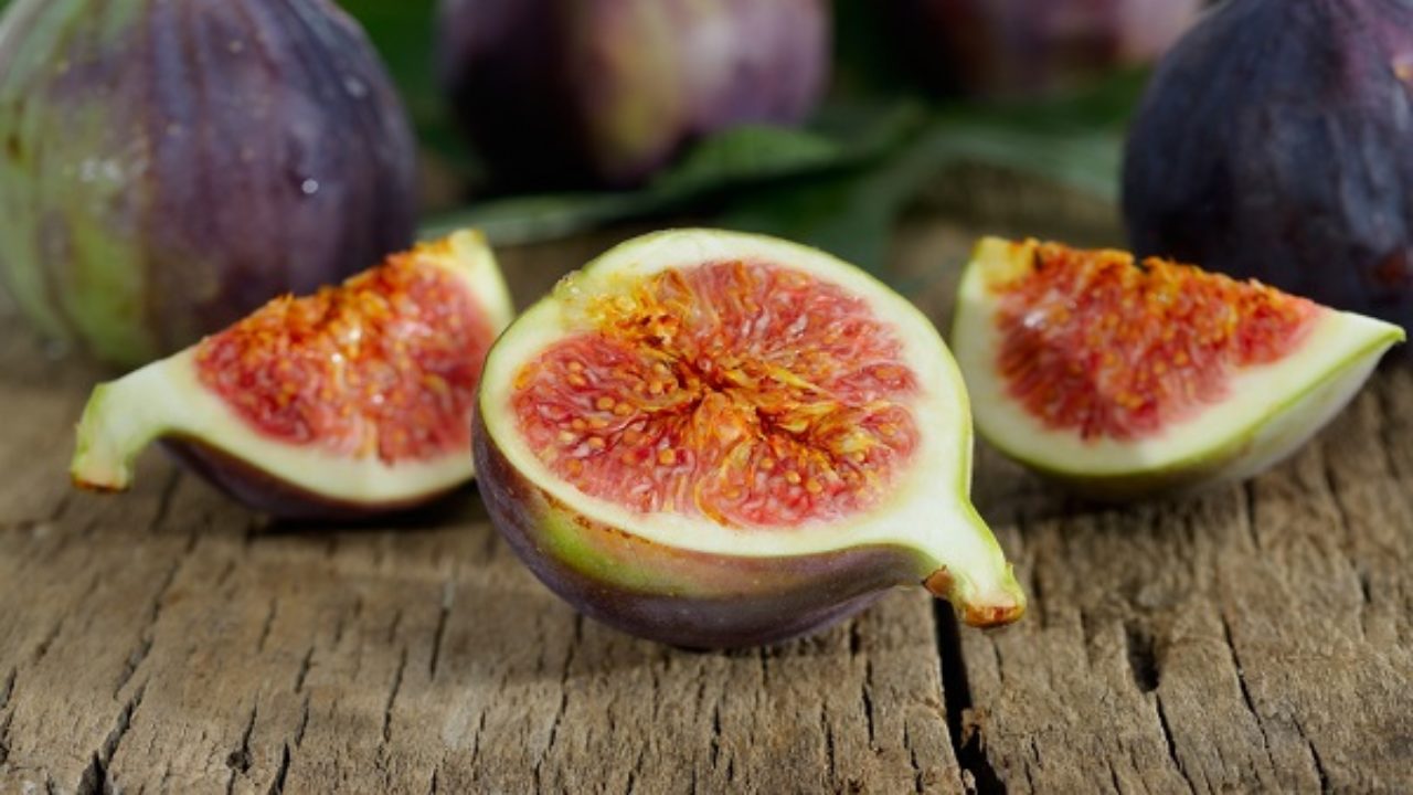 ການຕີຄວາມຫມາຍຂອງຄວາມຝັນກ່ຽວກັບການກິນ figs