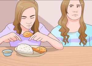 ການຕີຄວາມໝາຍຂອງຄວາມຝັນກ່ຽວກັບການກິນເຂົ້າກັບຄົນທີ່ຂ້ອຍຮູ້ຈັກແມ່ນຫຍັງ?