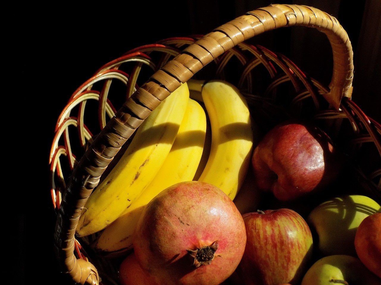 ပန်းသီး နှင့် ငှက်ပျောသီး အကြောင်း အိပ်မက် အဓိပ္ပါယ်ဖွင့်ဆိုချက်