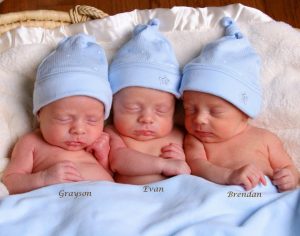 Interprétation d'un rêve de grossesse avec des triplés pour une femme mariée