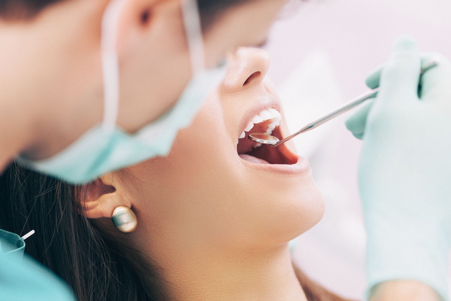 Tolkning av en dröm om tandutdragning hos läkaren