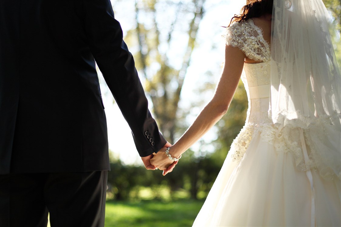 Unenäo tõlgendamine abielus naise abiellumisest oma abikaasaga
