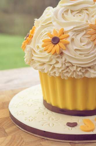 2024 yilgi baxtli voqealarni nishonlaydigan eng chiroyli tortlar ...