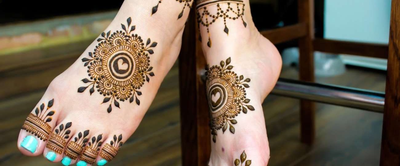 ကွာရှင်းပြတ်စဲသောအမျိုးသမီးအတွက်အိပ်မက်တွင် henna ၏စကားပြန်