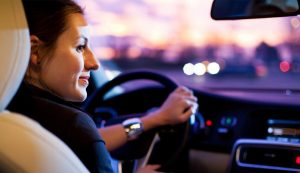 المرأة التي تقود السيارة في المنام