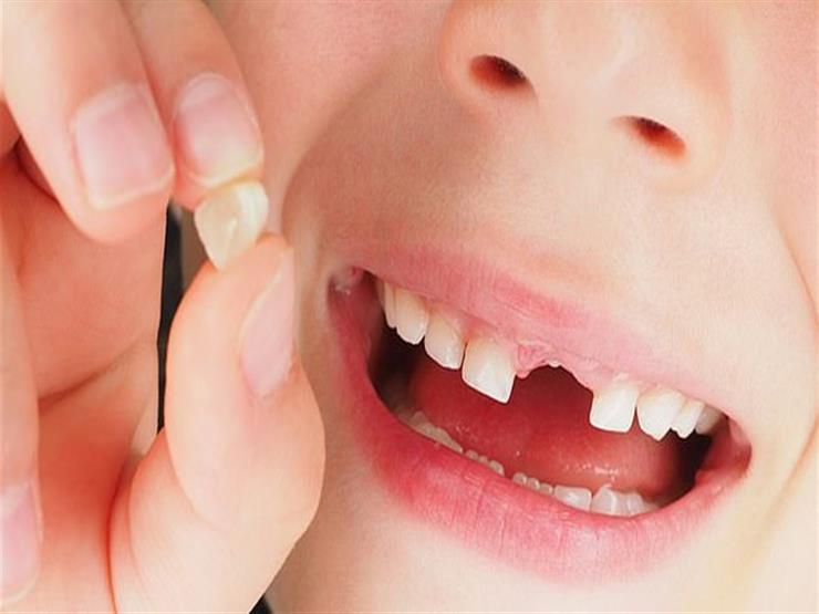 Interpretatie van een droom over uitvallende tanden zonder bloed voor alleenstaande vrouwen