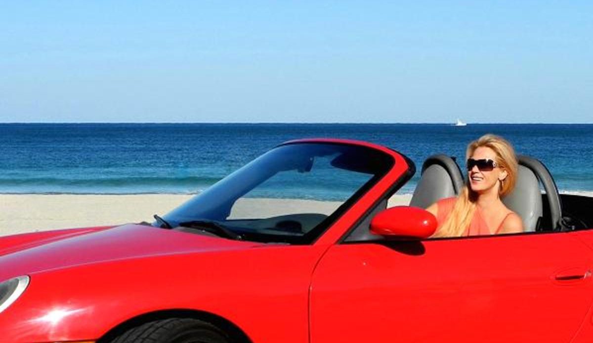 एक सपने में लाल कार एकल महिलाओं के लिए है