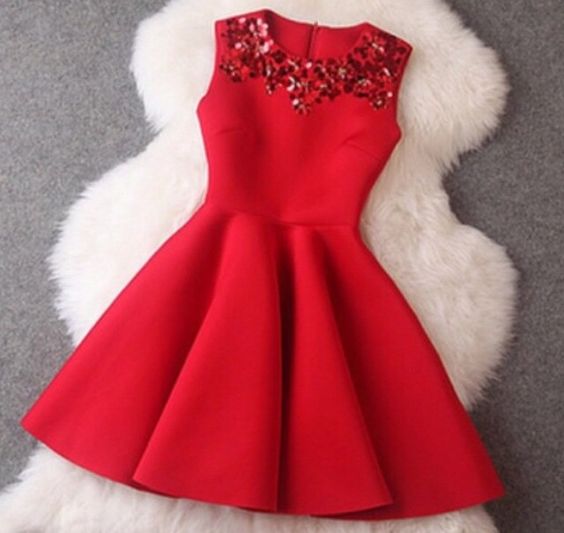 एक सपने में लाल पोशाक