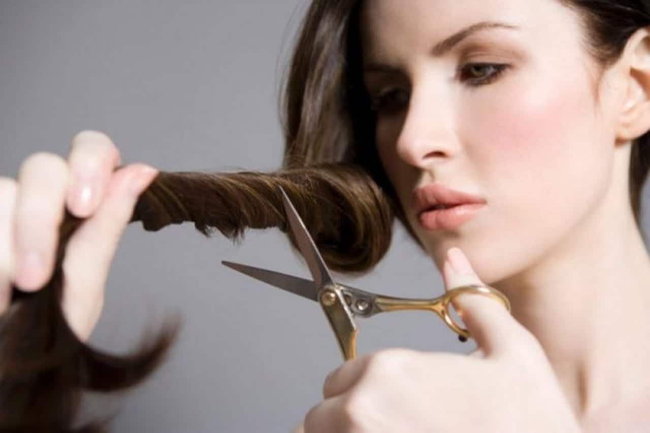 Klippe hår i en drøm for kvinner