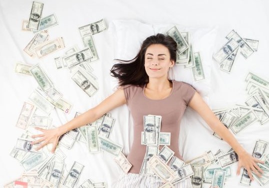 Unistus rahast abielunaisele
