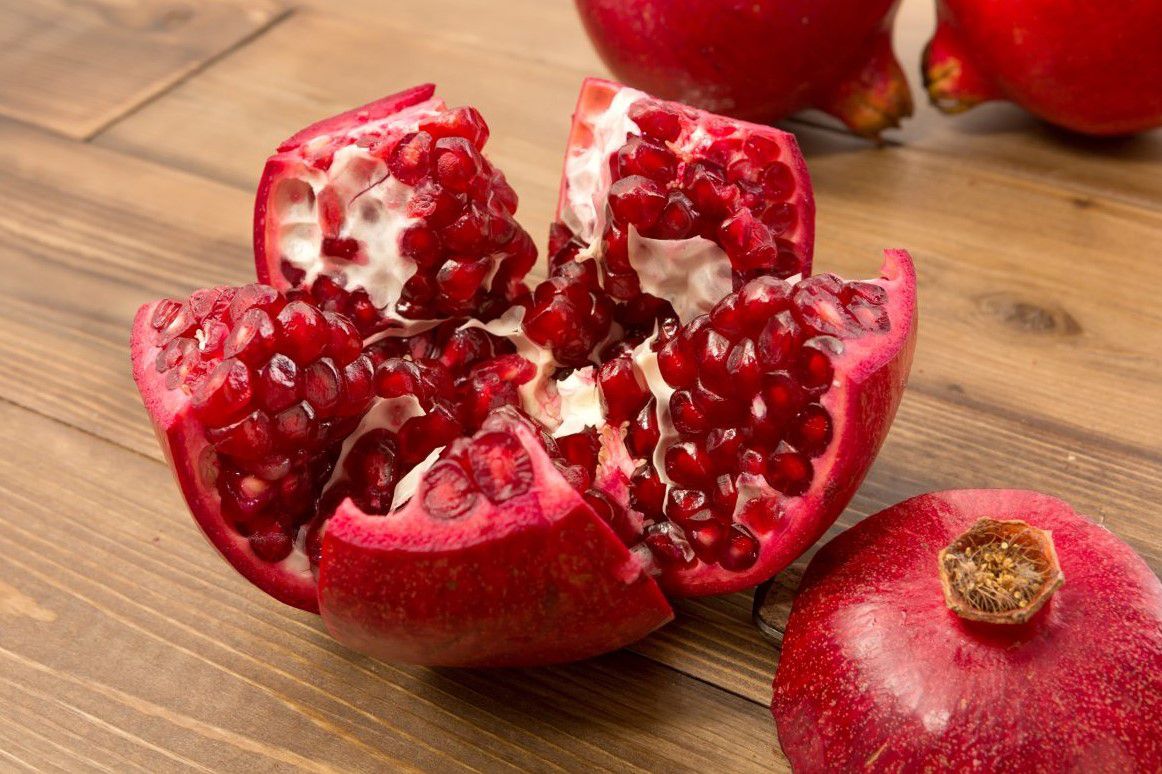 ການຕີຄວາມເຫັນຂອງ pomegranate ໃນຄວາມຝັນ