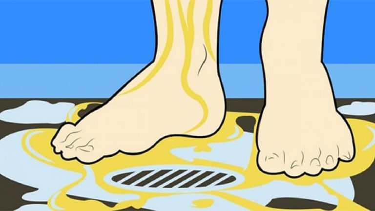 ʻO ka wehewehe ʻana i ka moeʻuhane e pili ana i ka mimi i loko o ka lumi lumi