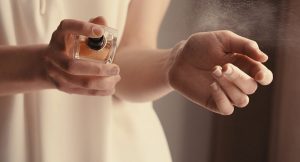 Interprétation de sentir le parfum dans un rêve pour les femmes célibataires
