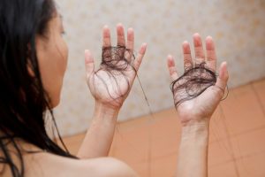 Interprétation d'un rêve de perte de cheveux