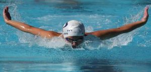 تفسير حلم السباحة للعزباء