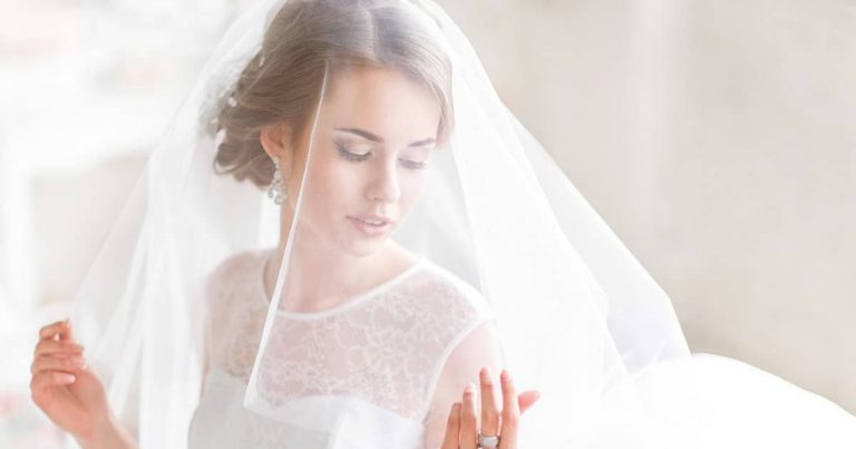 حلمت أني لابسه فستان أبيض وأنا حامل