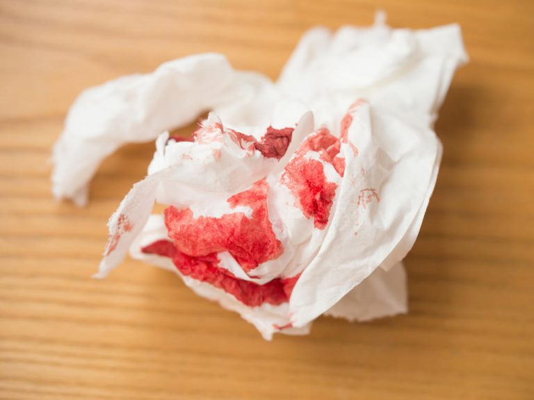 ʻO ka wehewehe ʻana i ka moeʻuhane o ka uhai ʻana i kahi hymen no nā wahine hoʻokahi a me ke koko