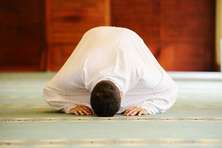 صلاة الميت في المنام
