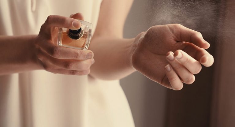 العطر في المنام