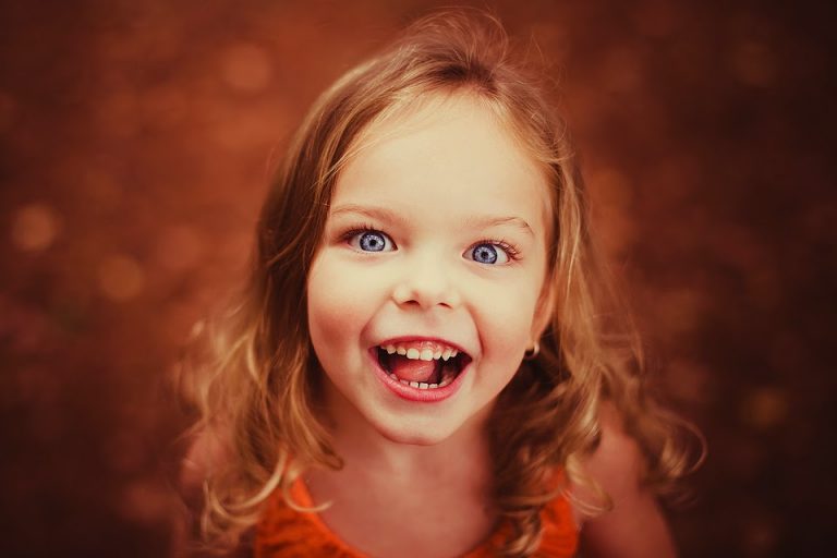 Cov ntxhais ntxim hlub thiab zoo nkauj tshaj plaws lub npe ntawm 2021