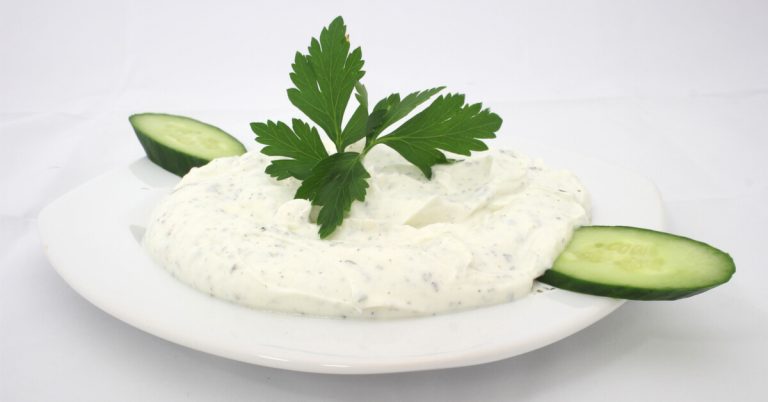 اللبنة في المنام للعزباء