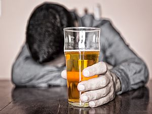 حلم شرب الخمر