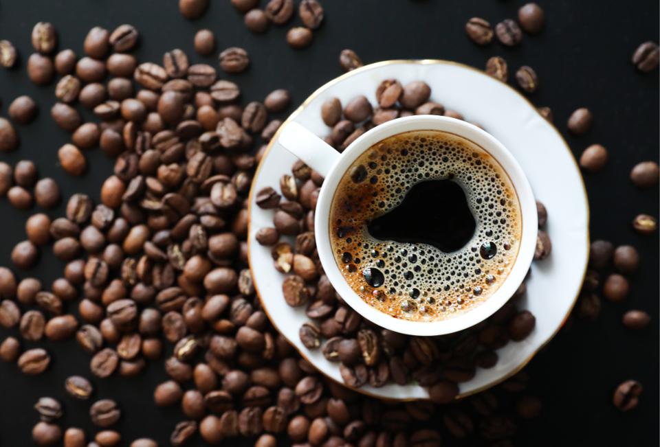 Ibn Sirin မှ ကော်ဖီသောက်ခြင်း အိပ်မက်အကြောင်း အဓိပ္ပါယ်ဖွင့်ဆိုချက်