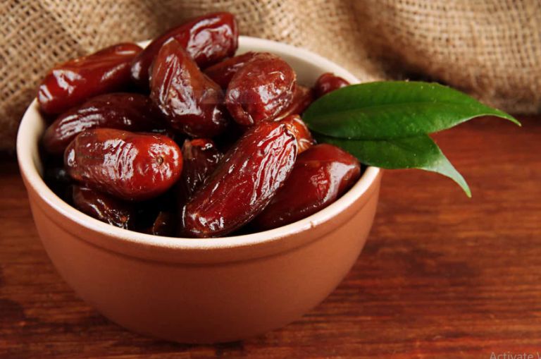 تفسير حلم التمر للعزباء