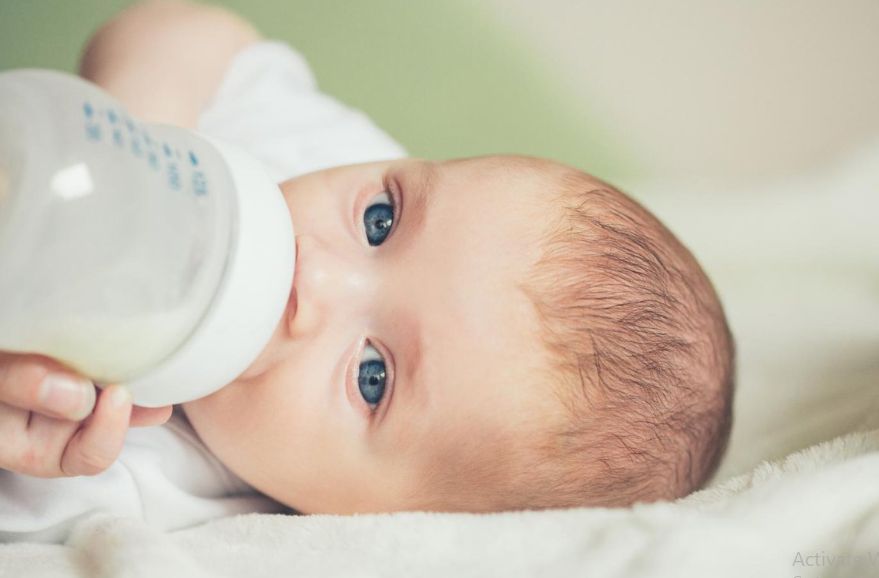 梦见孕妇给微笑的婴儿喂奶的解析