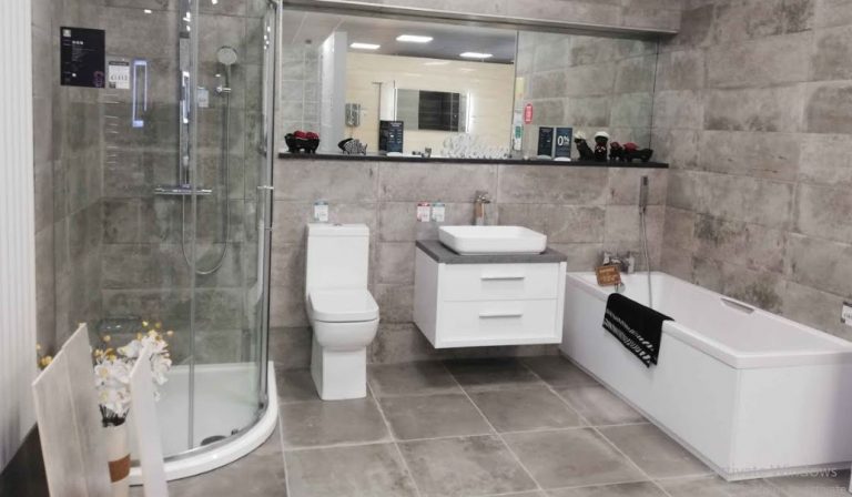 تفسير حلم دخول الحمام مع شخص للعزباء