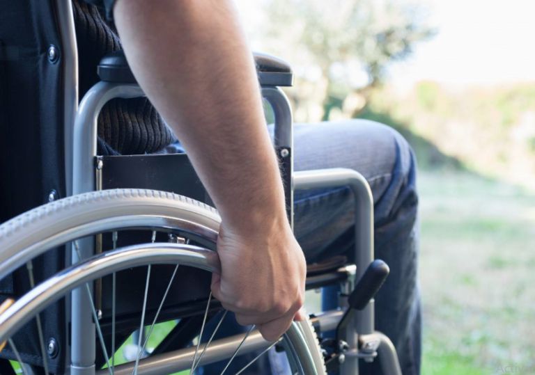 تفسير حلم قطع الرجل في المنام 