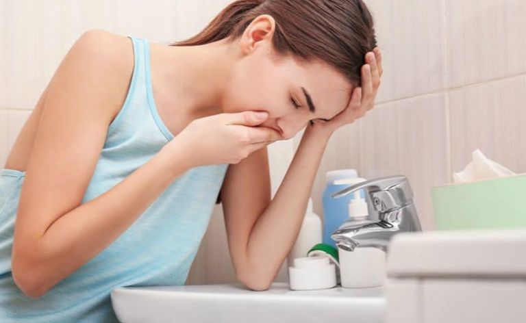 رؤية شخص يتقيأ في المنام