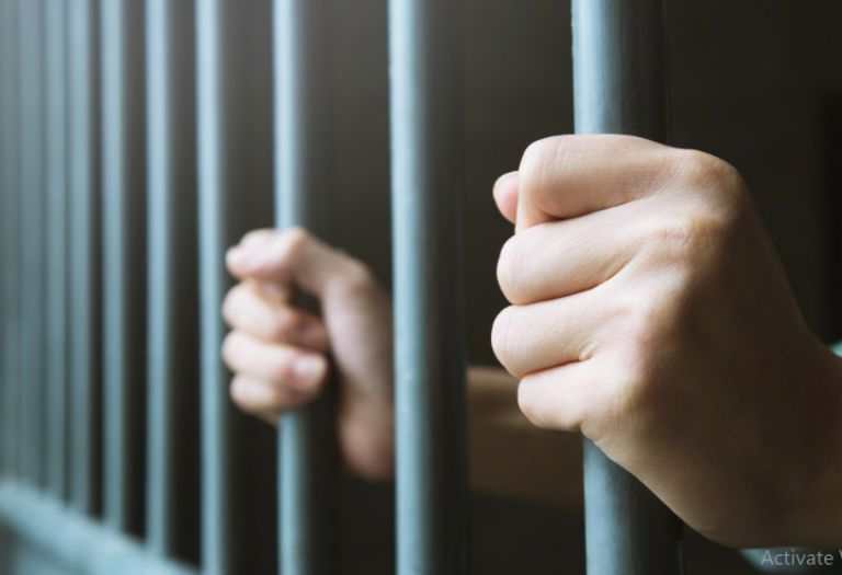 تفسير حلم سجن شخص