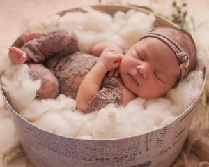 تفسير حلم ولادة البنت للعزباء لابن سيرين