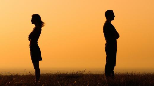تفسير رؤية الطلاق في المنام لابن سيرين ورؤية الطلاق بالثلاثة في المنام