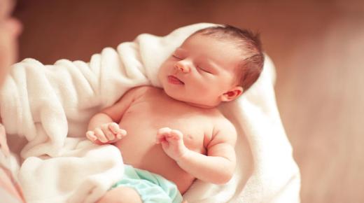 ما هو تفسير حلم ولادة البنت في المنام للعزباء لابن سيرين؟