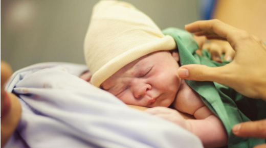 ما هو تفسير حلم الولادة في المنام للحامل؟