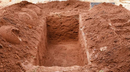 ماذا تعني رؤية القبر في البيت في المنام للعزباء والمتزوجة؟