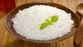 تفسير رؤية أكل الأرز في المنام للعزباء لابن سيرين
