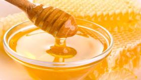 هل علاج السرطان يتم بالعسل وحبة البركة؟ وما هي فوائدهم على الريق؟