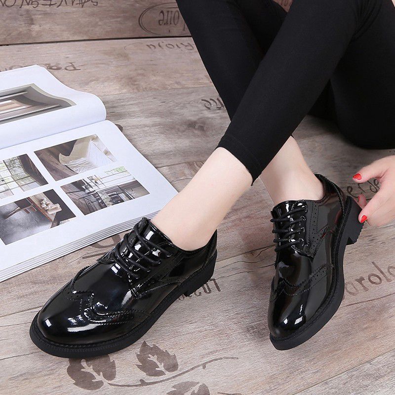 Unenäo tõlgendus uute mustade kingade kandmisest