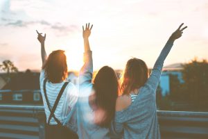 رؤية صديق قديم في المنام