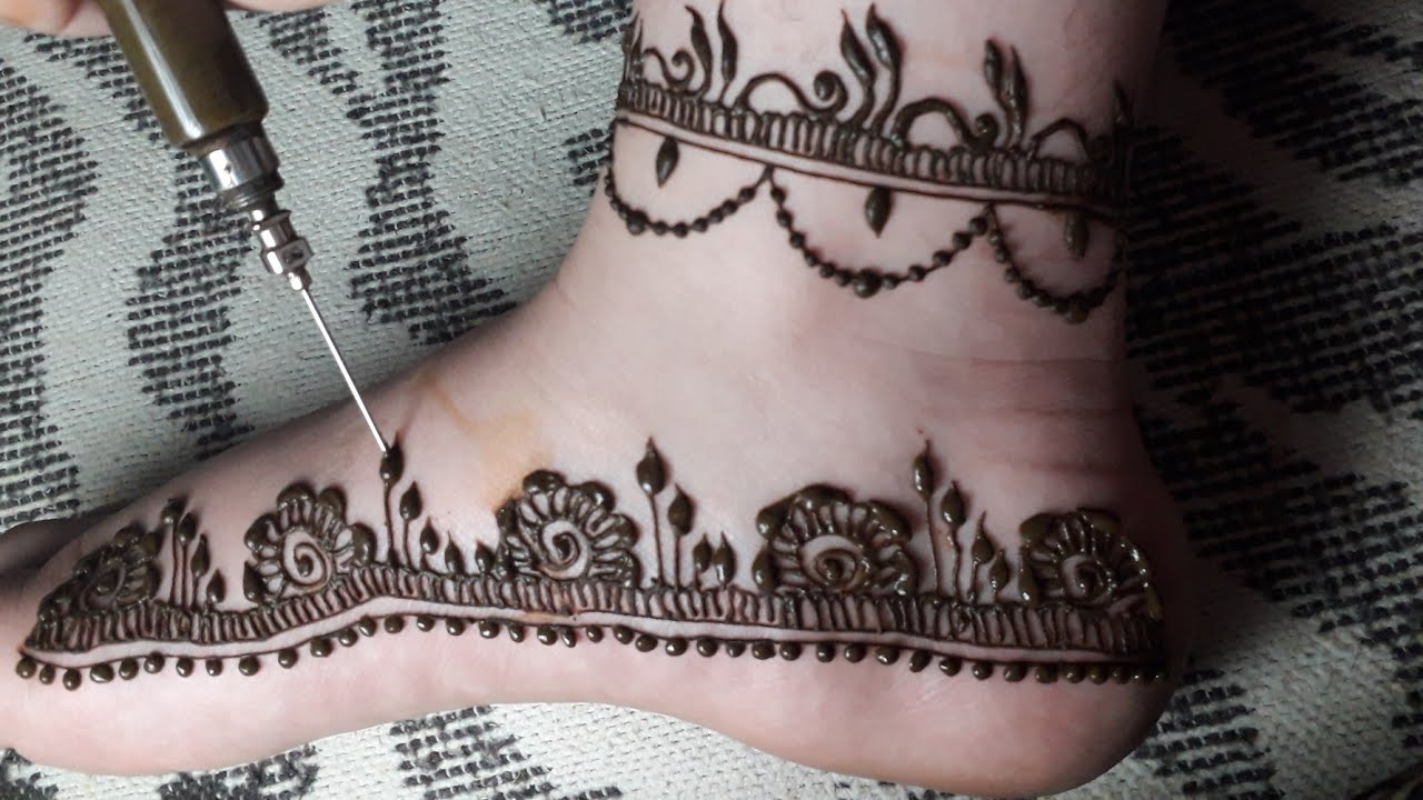 Interpretatie van een droom over henna-inscriptie op de voeten van een alleenstaande vrouw