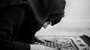 تفسير حلم الوضوء والصلاة للعزباء